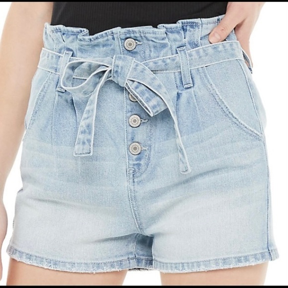 NWT- Juniors' SO® Paperbag Waist Mom High Rise Shorts Size 9 - Picture 1 of 3